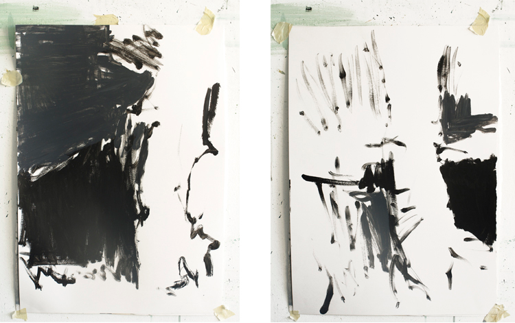 Abstrakt sort-hvid kunst af Peter Ejlerskov på papir