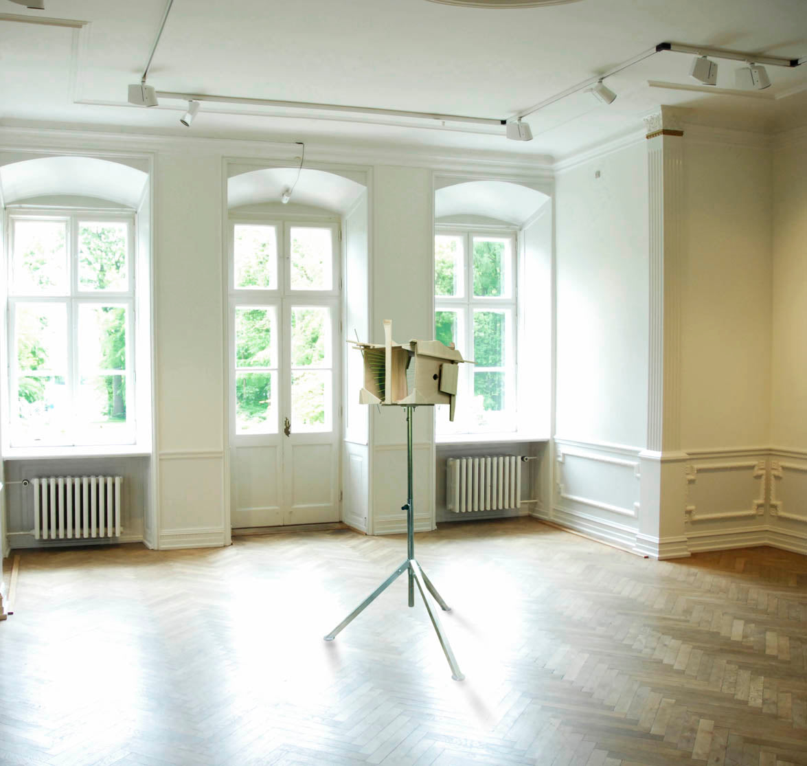 Peter Ejlerskov kunst på Augustiana, Claude Spejl i lyst gallerirum
