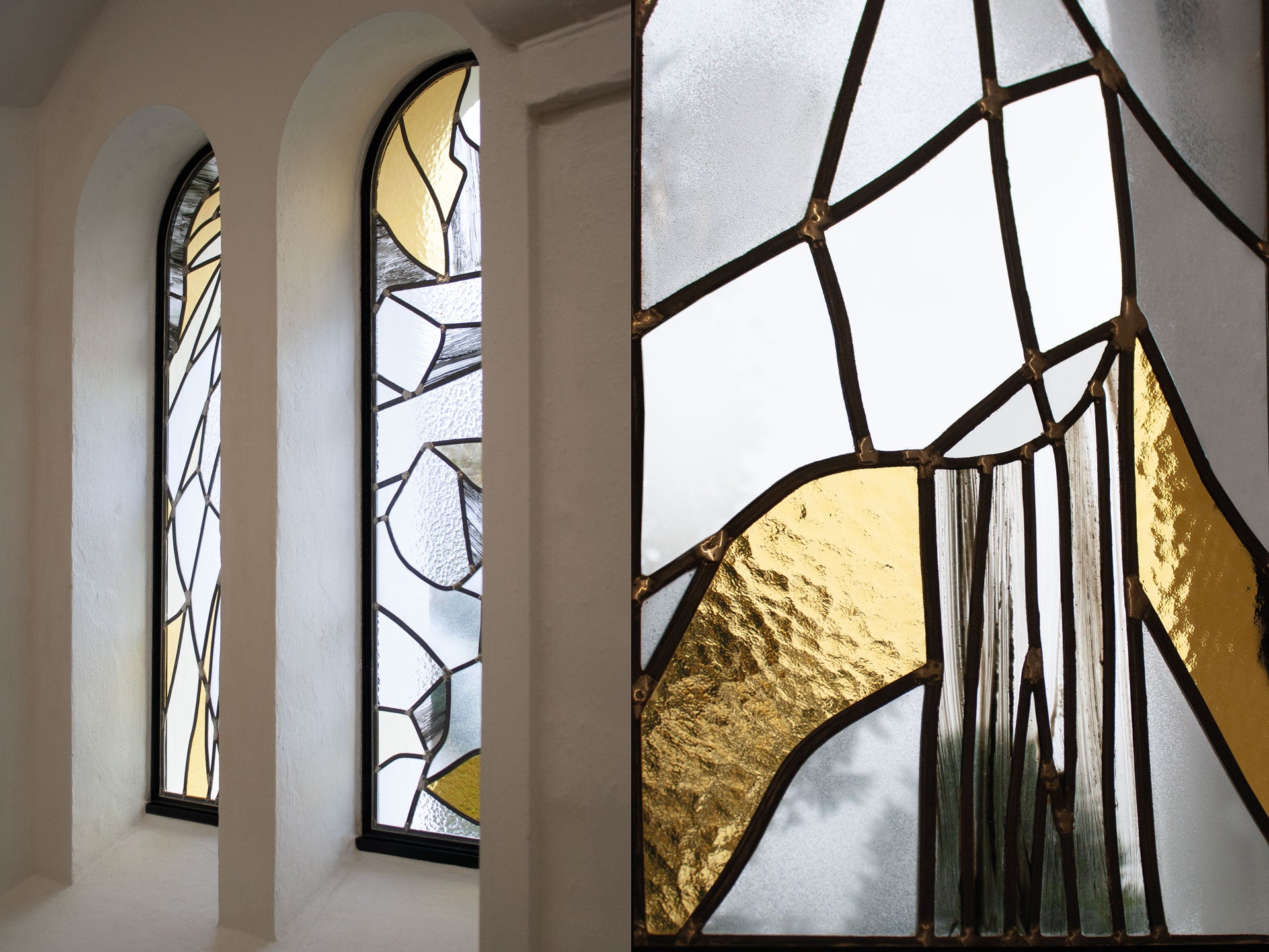Kirkeudsmykning af Sir Kirke - Farverig glaskunst af Peter Ejlerskov i kirkens buede vinduer.