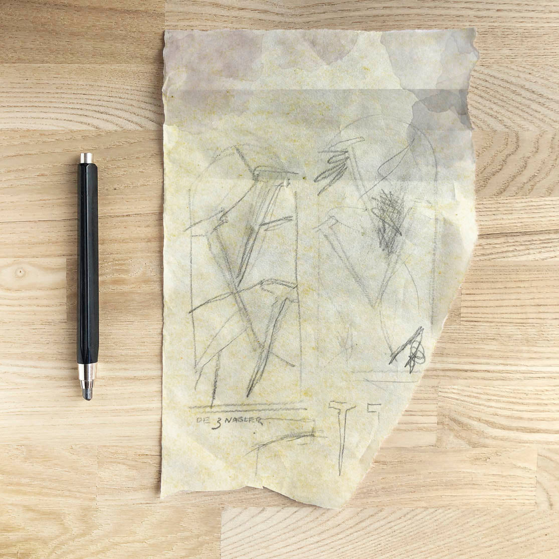 Kirkeudsmykning af Sir Kirke - Peter Ejlerskov kunstskitse De 3 Nagler på gult papir med blyant og pen
