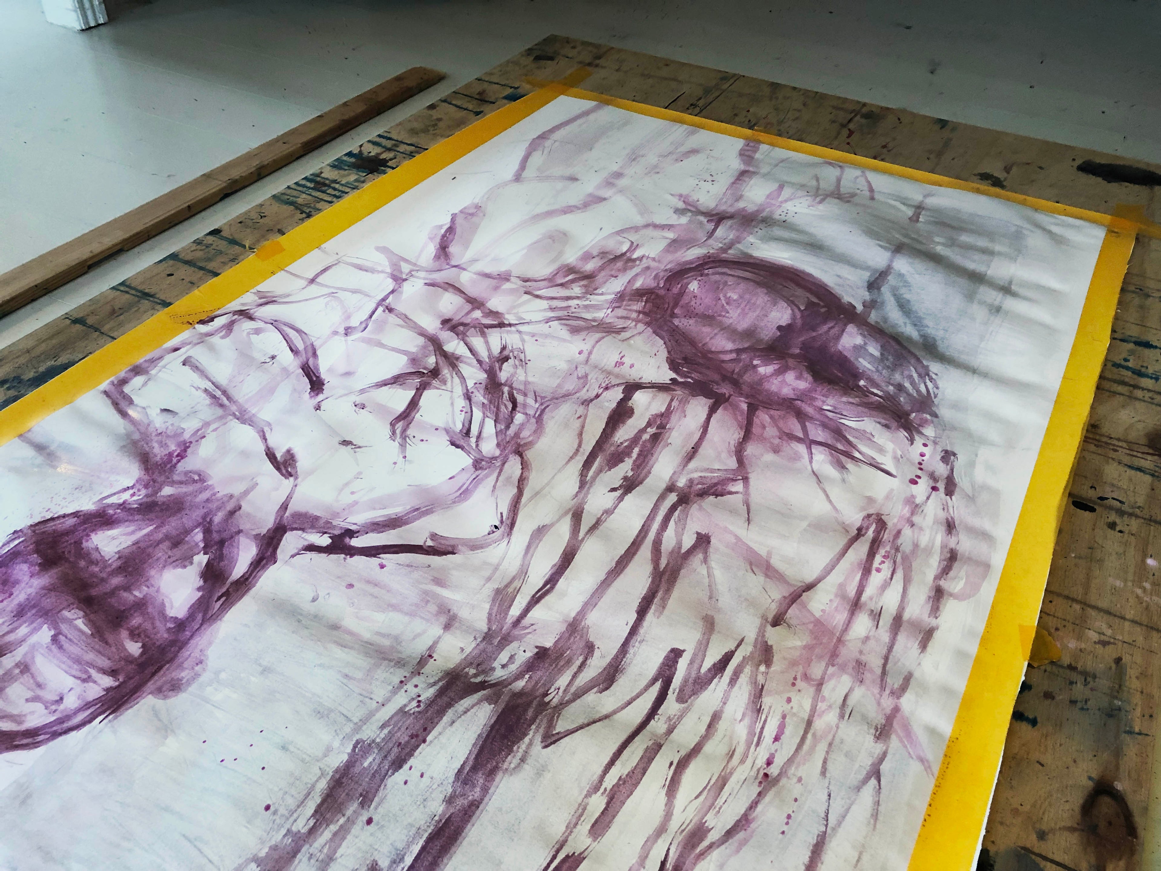 Lilla skitse til kunst af Peter Ejlerskov på ateliergulv
