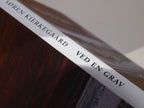 Ved en grav - Peter Ejlerskov