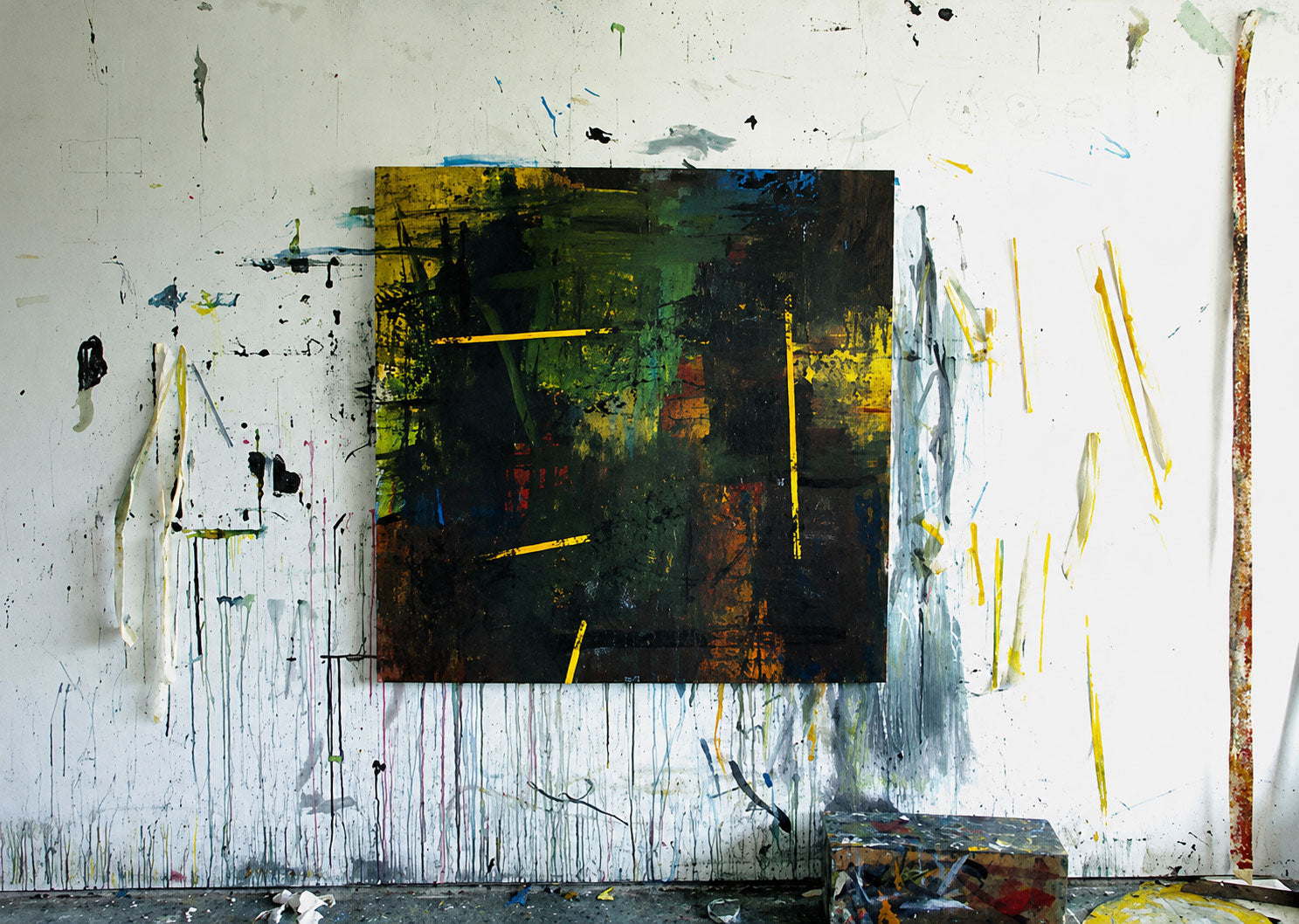 Abstrakt maleri af Peter Ejlerskov kunst på Dronninglund Kunstcenter.